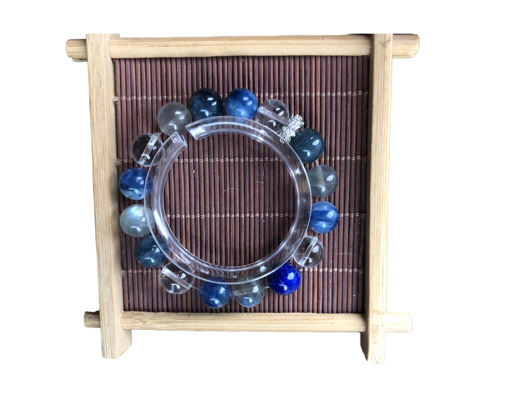 Fanmala Niche people love the popular and best-selling beautiful and romantic aquamarine round bead crystal bracelet, produced by the East China Sea region of China