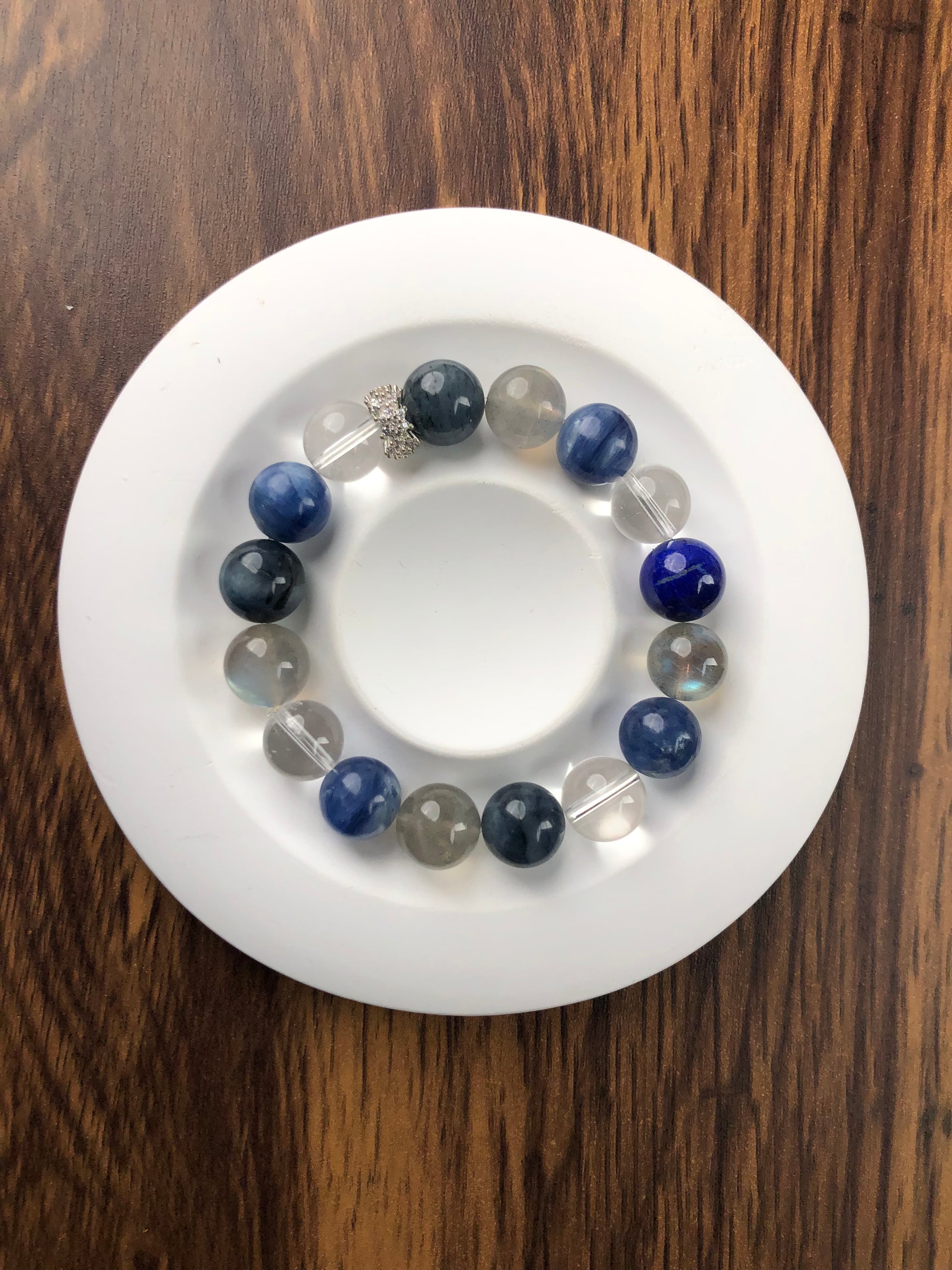 Fanmala Niche people love the popular and best-selling beautiful and romantic aquamarine round bead crystal bracelet, produced by the East China Sea region of China